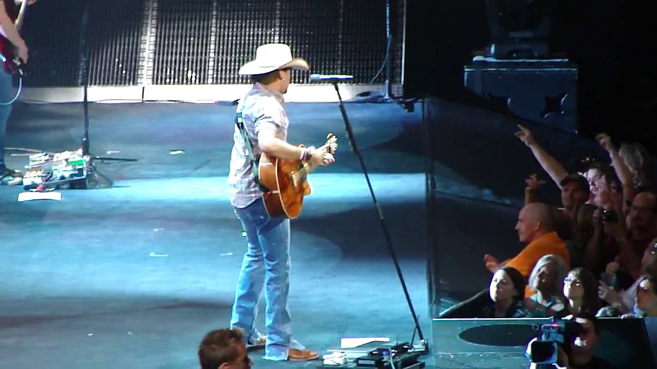 Jason Aldean Big Green Tractor (Dallas, TX 71109) YouTube