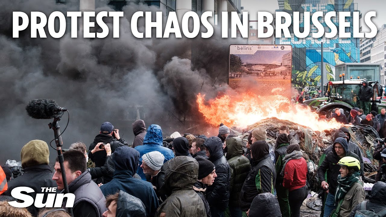 Farmers clash with riot police in Brussels during EU agriculture meeting