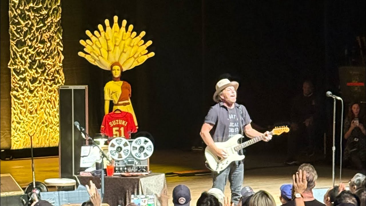 Eddie Vedder Revisits Nine Inch Nails Classic In Kyoto