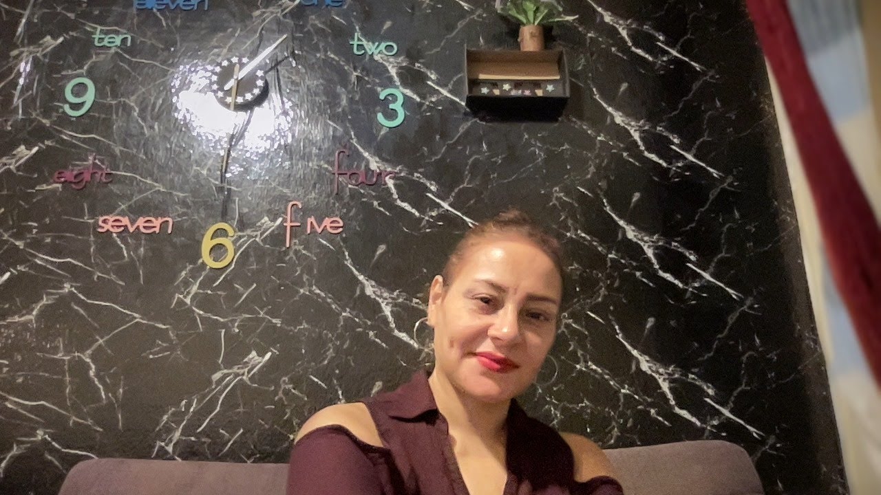 طاقة الهارب بتبهره و بتأكدله انه انت اللي تستاهل يعمل عشانك المستحيل