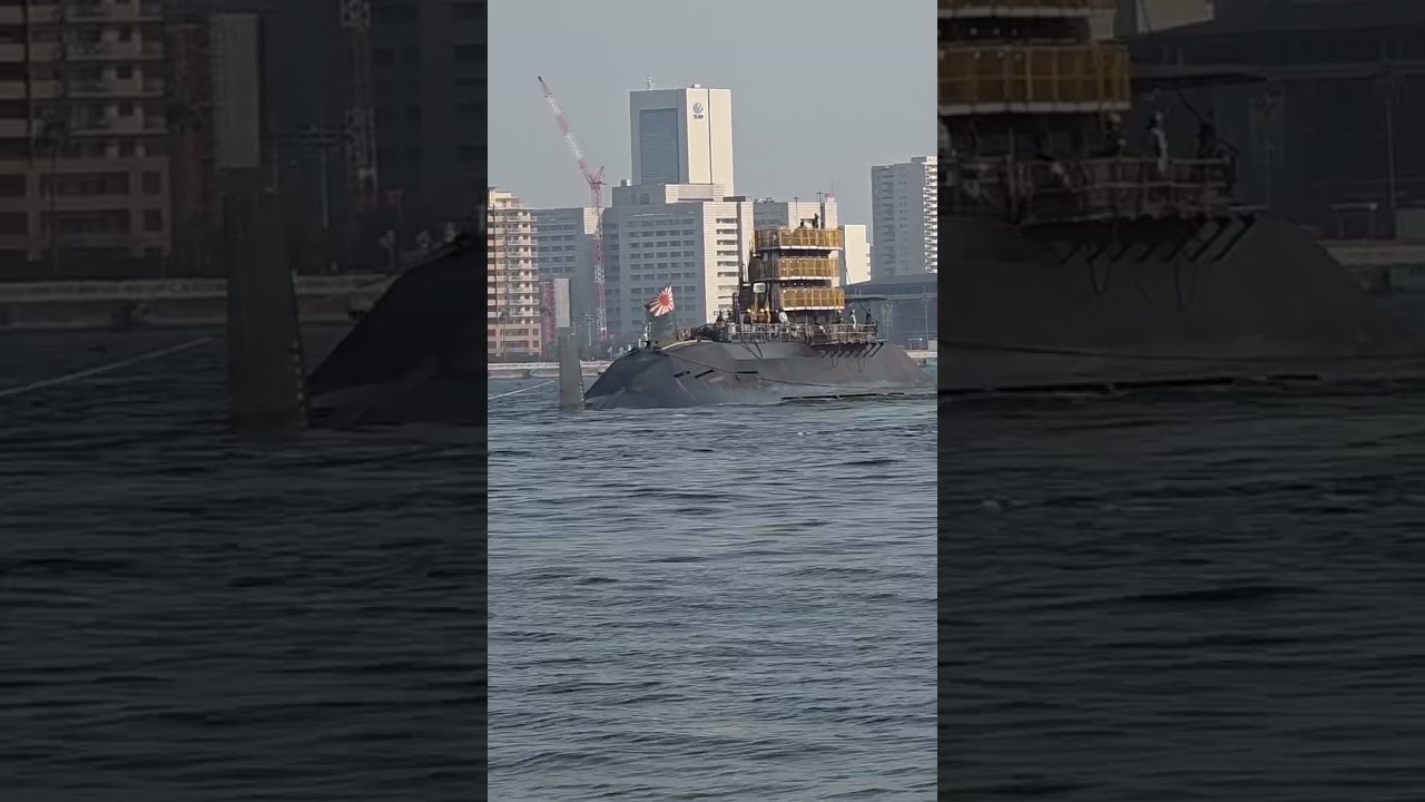 潜水艦引っ張られで…第一ドックへ移動？