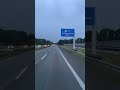 Trucker arbeiten bei Wind und Wetter
