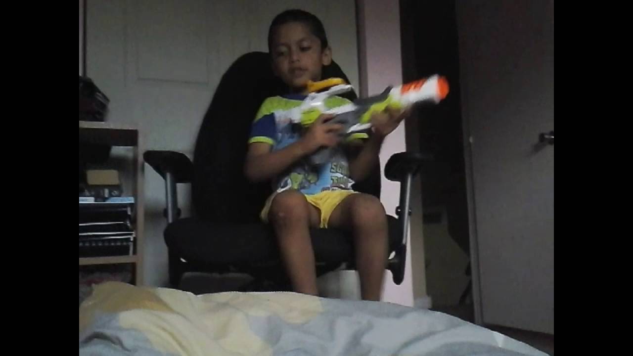 brothers frist vidio alone