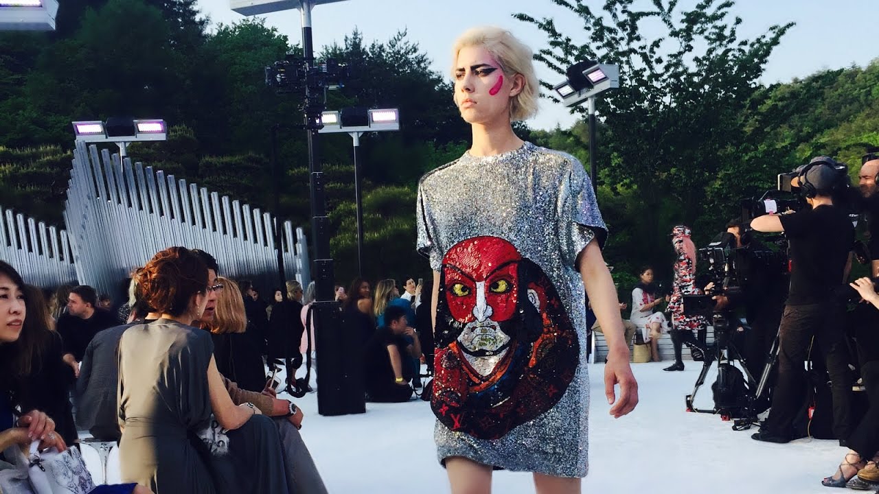 womensweardaily Louis Vuitton | Full Show HD | Cruise 2018