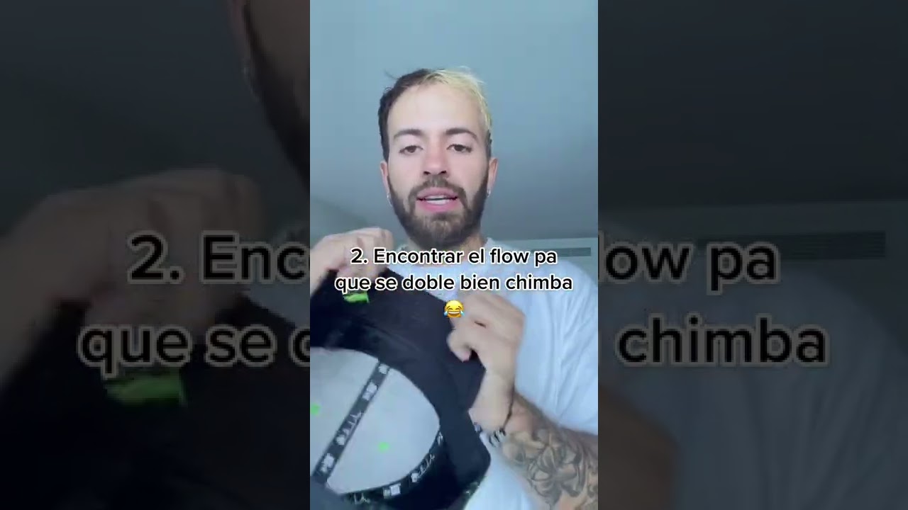 Ferxxo ense&ntilde;a c&oacute;mo usa sus gorras 🧢