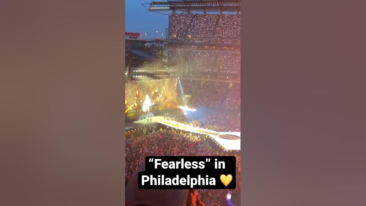 Taylor Swift Updates on X: 📸  A stunning shot of the Philly N3  'Fearless' heart hand! 🫶 #PhillyTSTheErasTour #TSTheErasTour   / X