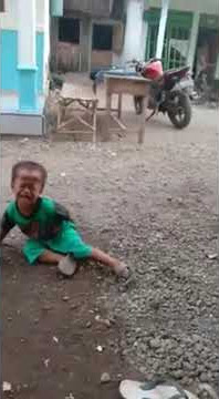 Viral Anak Lucu | Silat Kembangan Celurit Madura