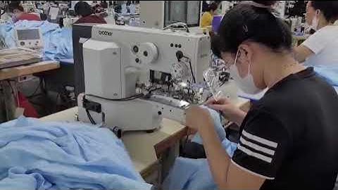 BE438HX BUTTON MACHINE WITH AUTOMATIC BUTTON FEEDER