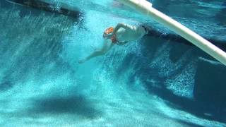 Galaxy S5 - Underwater Slow Motion Video
