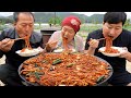 빨간 잡채를 솥뚜껑으로 뚝딱 만들어 먹방!! (Red spicy Japchae on a cauldron lid) 요리&먹방! - Mukbang eating show