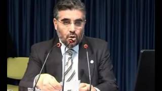 Kadın en uygun bir şekilde peçe takarak mı örtünebilir?