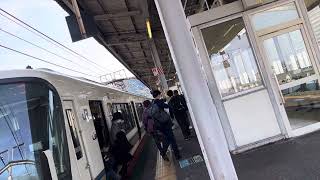 ダイヤ改正で6両に減車。２２１系普通近江今津行き大津京駅到着発車。