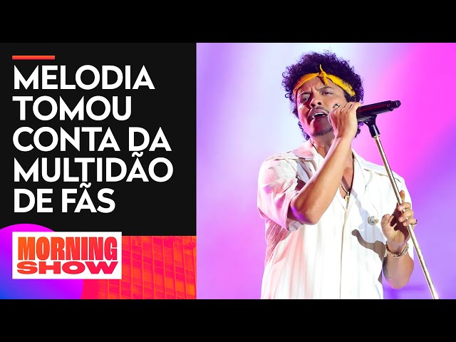 Bruno Mars repete 'Evidências' no The Town com Xororó e família na