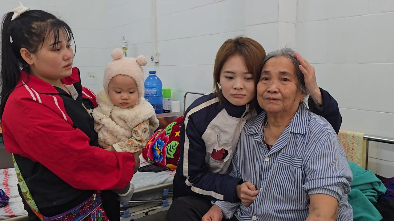 Трогательная история: Джианг Тхи Синь помогла больной пожилой женщине воссоединиться с семьей.