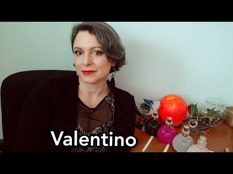 Video: Valentino Mados Savaitės šou Paryžius