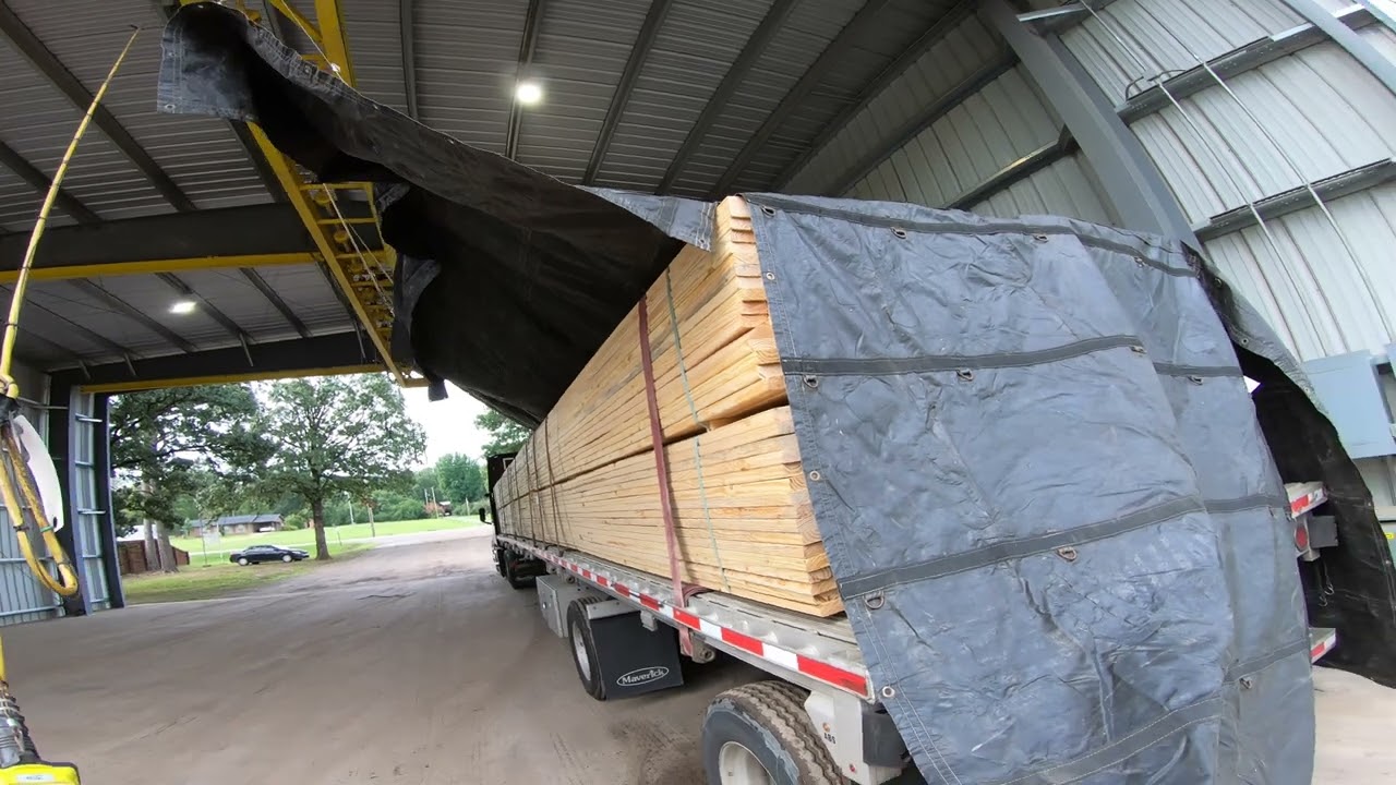 УКРЫВАЕМ БРЕЗЕНТОМ ГРУЗ ДРЕВЕСИНЫ!