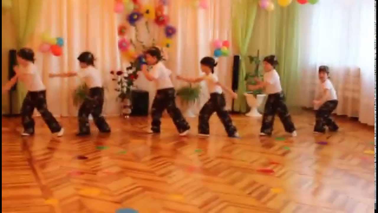 Танец мальчиков для мам