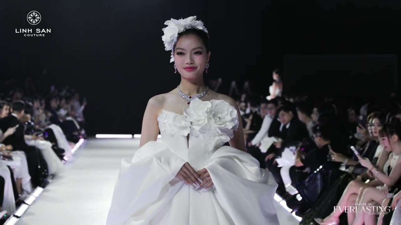 TRỌN VẸN LOẠT THIẾT KẾ ẤN TƯỢNG TẠI SHOW DIỄN THỜI TRANG 