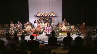 3 Southbank Gamelan Players  Gatutkåcå Gandrung dance suite sléndro manyurå