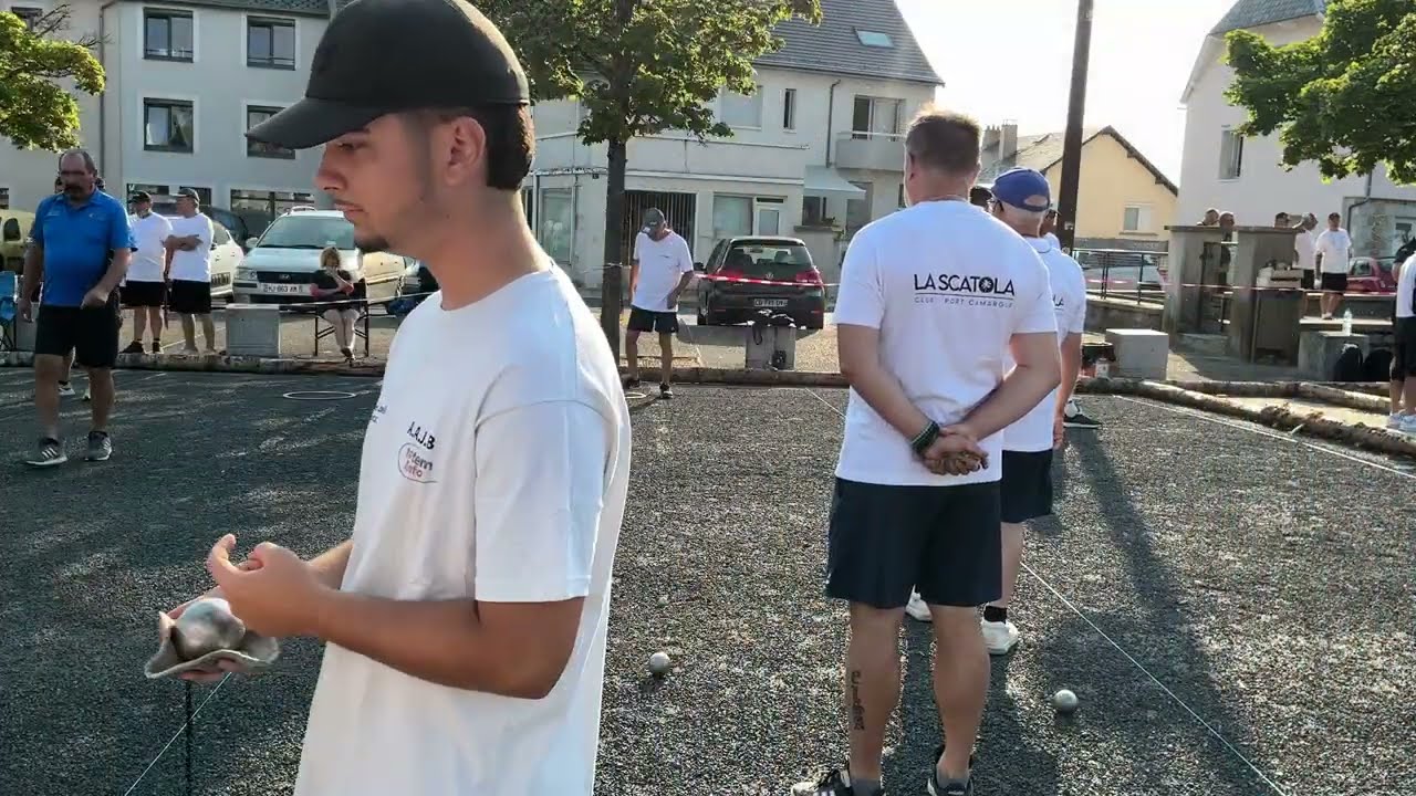 Miniature de la vidéo : Poules | National Pétanque Saint Chely 2026 - Sagnes/Cot/Laurot vs Roussillon/Faselli/Bauducco