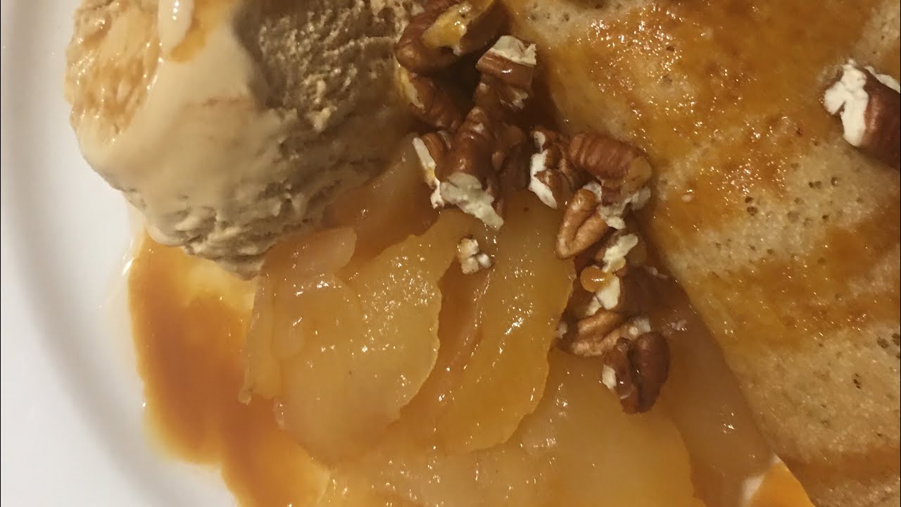 الكرب مع شرائح التفاح وصوص الكراميل