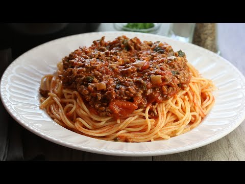 BESTES Spaghetti Bolognese Rezept - Bolognese Sauce selber machen. 