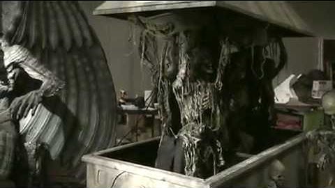 HAUNTEDPROPS.COM HPGRY305- Animated SkeleCrypt