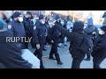USA: Tensions as anti-lockdown protest draws out counter-demo in NYC