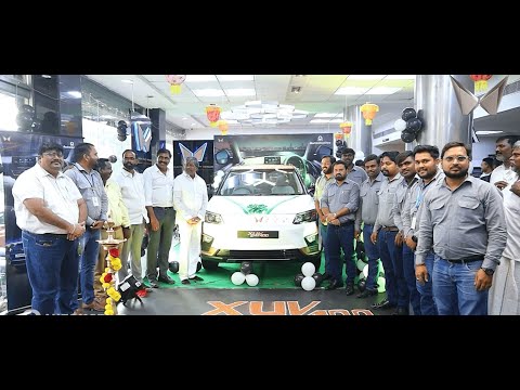 Mahindra Automotive Manufacturers Suv Commercial Vehicle Showroom