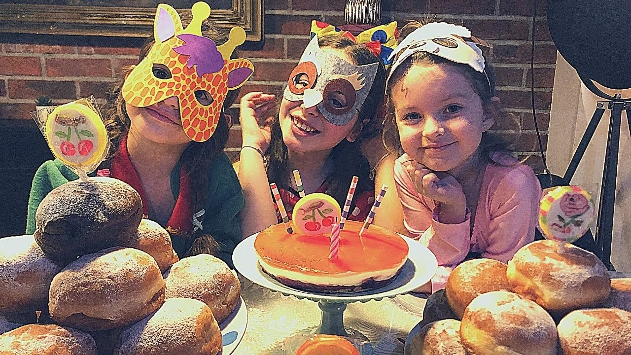 Isprobali smo 34 kostima i postali Harry Potter, Mini Mouse, Spiderman, Hulk  - KRAFNA PARTY