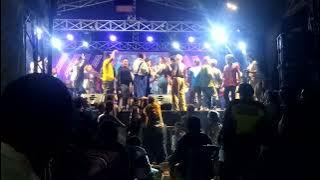 keributan di panggung anica nada