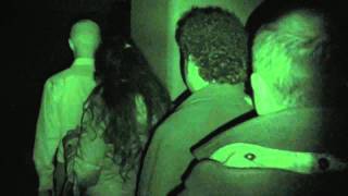 Pembe Teskereli̇ Askerler Zi̇fi̇ri̇ Karanlikta Konuşuyor...