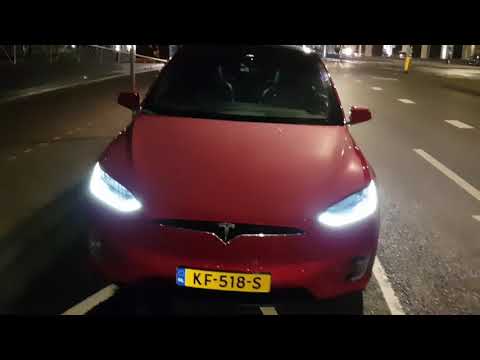 Ik sta zonder stroom met de ModelX en Diana komt me redden.... alleen.. lukt het?