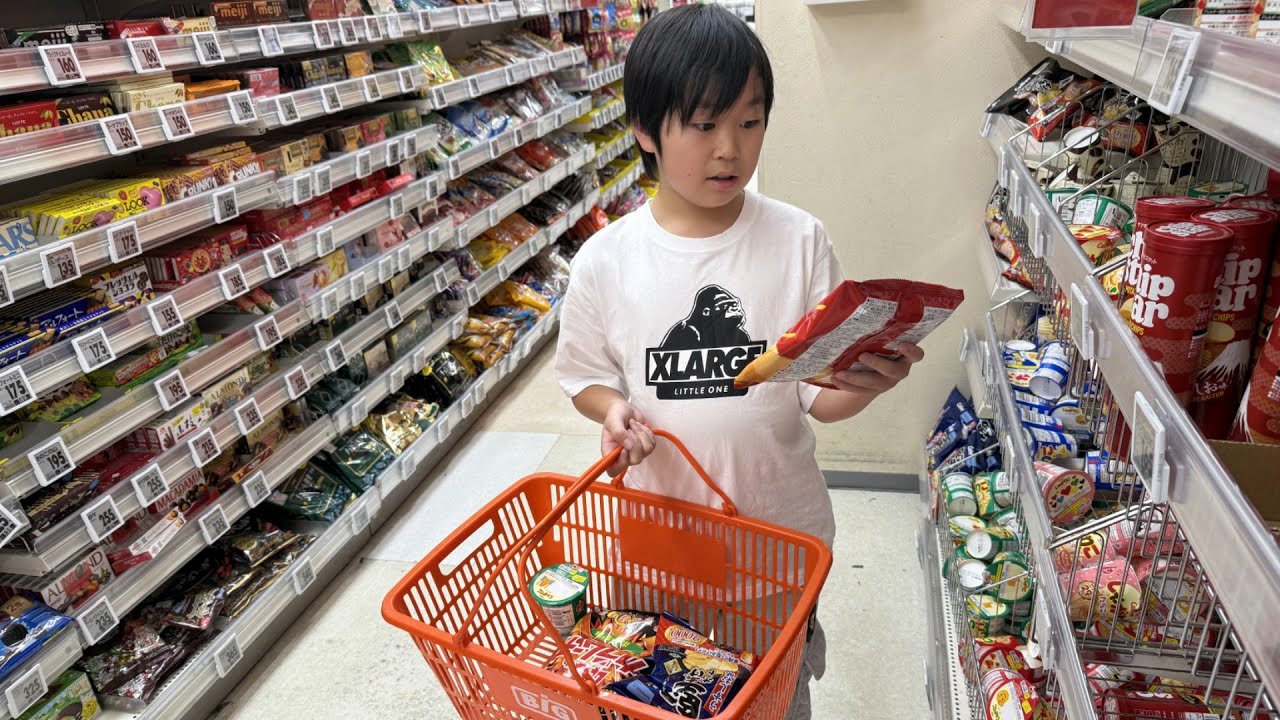 レオくんがいろいろな公園でお菓子を探してみた！Part4 トイキッズ