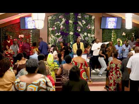 Igisirimba Tusipo Jenga Juu Ya Yesu Uwo Abantu Badatinye Hamwe Na Pianist Bisetsa Nazarene MI USA 