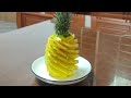 菠萝凤梨最简单切法。菠萝凤梨怎么切？自己在家里削菠萝。简单又省事的菠萝去皮方法。