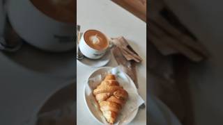 The Best Flat White in Pune? ☕️ | Third Wave Coffee Review #coffee #crossiant #capucino