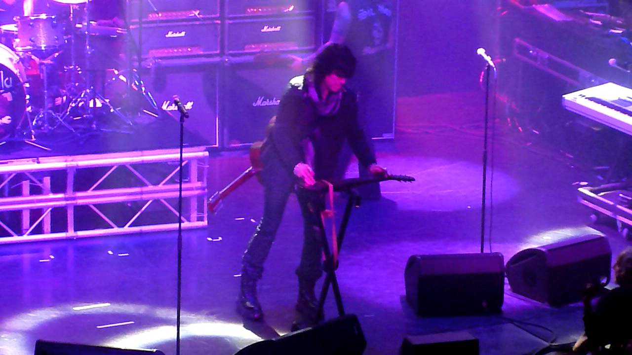 Monsters of Rock cruise 2012 Cinderella Last Train - Heartbreak Station