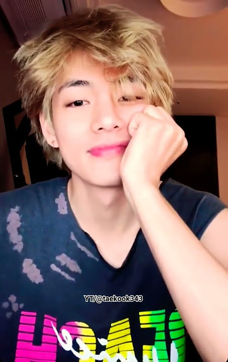 He’s so pretty 😭😭😭😭 Taehyung  New Weverse live 230801#taekook #bts #vkook #kookv
