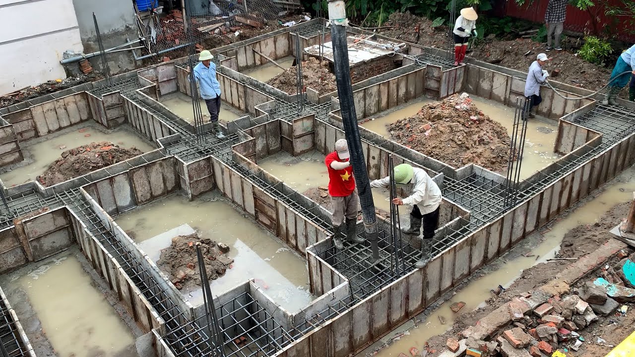 Build A Solid Modern House Foundation With Concrete, Steel And Modern Machinery