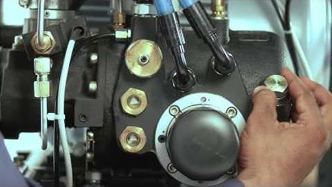 05 Oil Filling on ELGI Rotary Screw Air Compressors