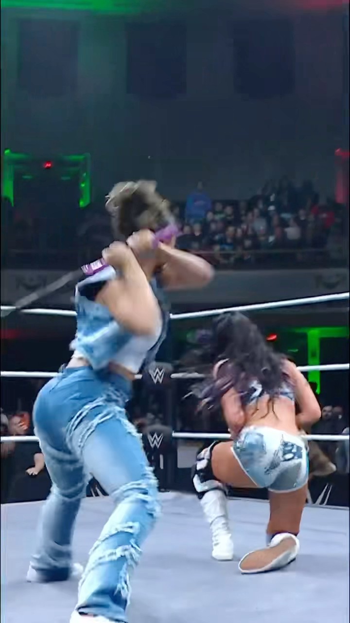 Cora Jade’s definitely not on Kelani’s nice list ? #WWENXT