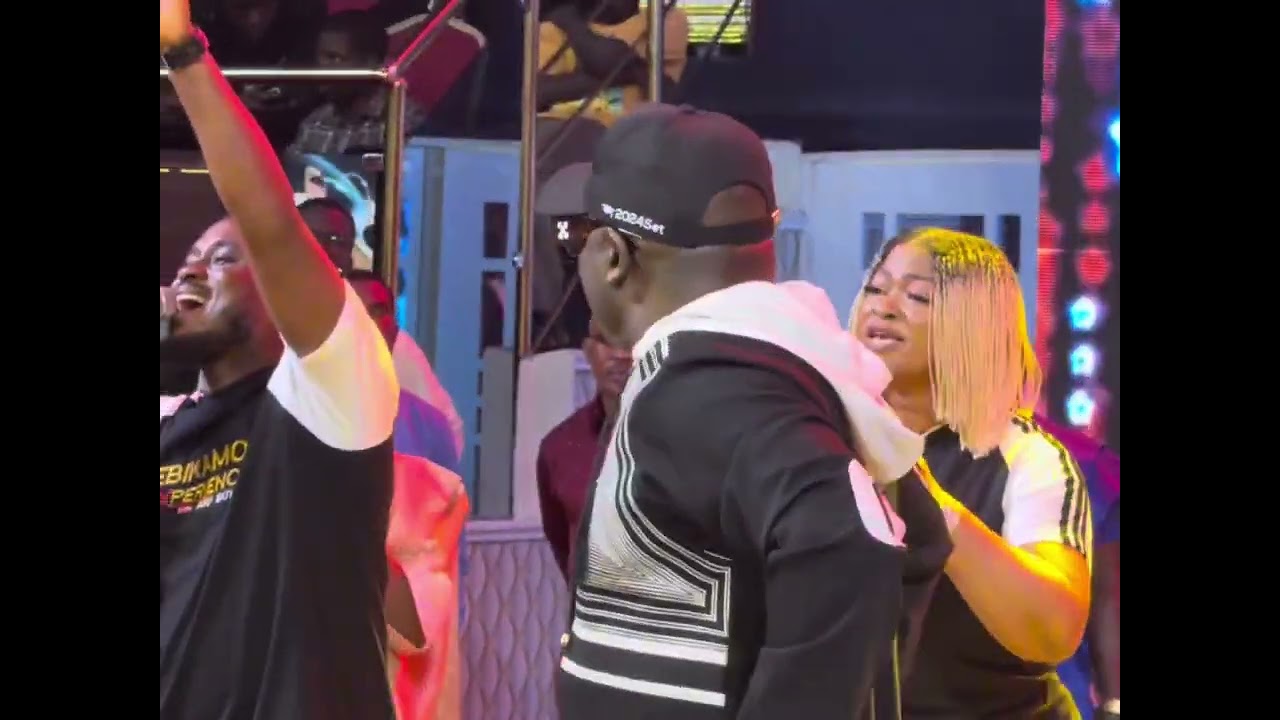 A sacred moment of emotion — Papa Ayo Oritsejafor moved to tears as Asu Ekiye ministered on stage