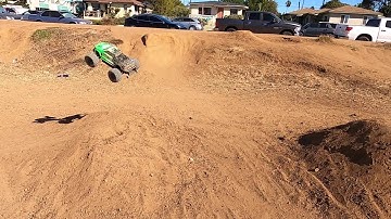 Arrma Granite 3S V3 - Hitting the jumps in Oceanside!