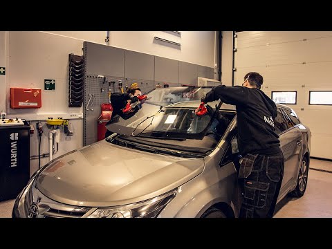 Video: Hvordan montere bilmatter (med bilder)