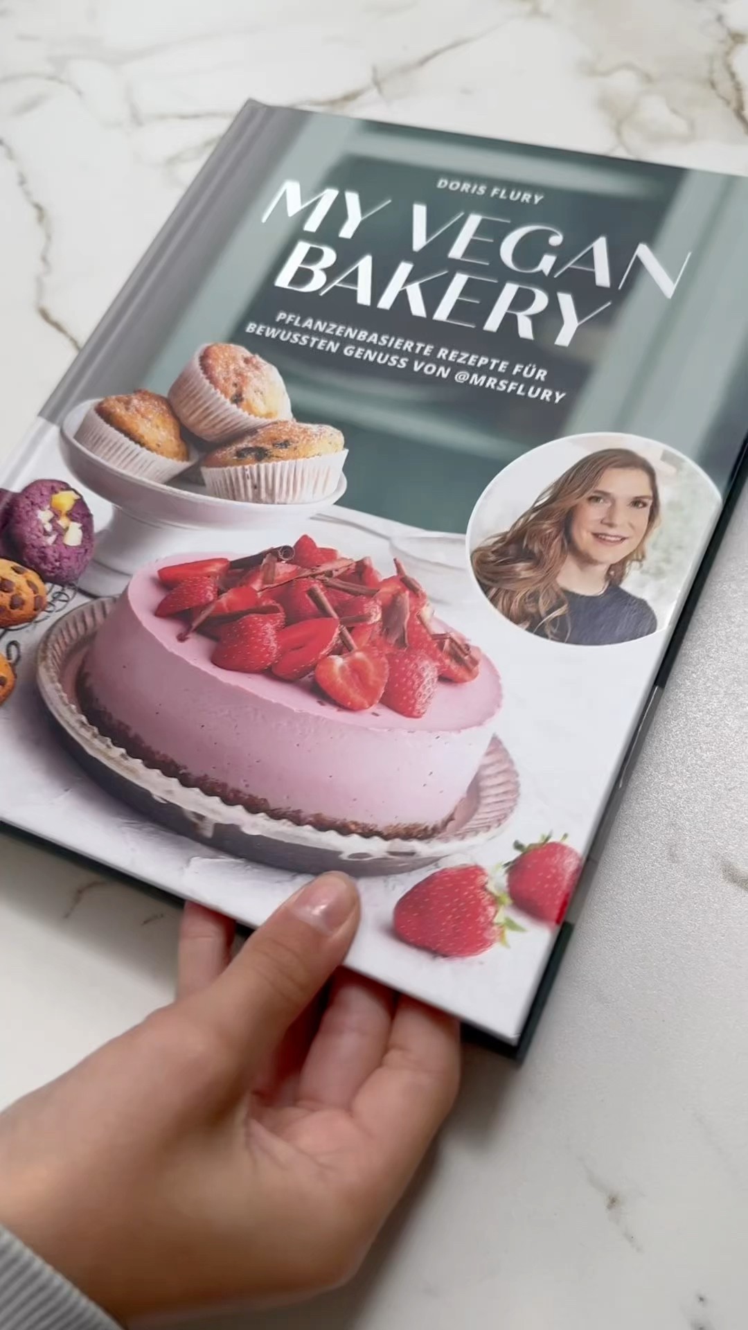 Fluffige Dinkel Waffeln 🧇 aus meinem Buch „My Vegan Bakery“ #mrsflury ...