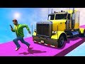 ОГРОМНЫЕ ГРУЗОВИКИ ПРОТИВ БЕГУНОВ НА ТРОПЕ СМЕРТИ! (GTA 5 Смешные моменты)