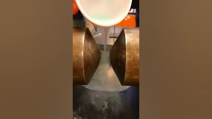 Liquid oxygen is magnetic! 🧲