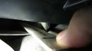 How to fix the floor vents on a 2006 Dodge Ram 1500