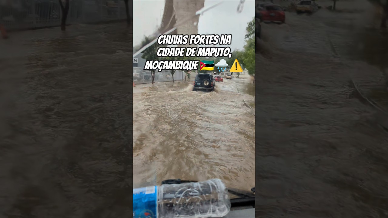 Chuvas fortes na cidade de Maputo, Moçambique 🇲🇿🌧️⚠️ #viral #raining #maputo #Shorts of Mozambique